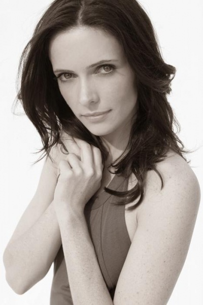 File:Bitsie sepia.jpg